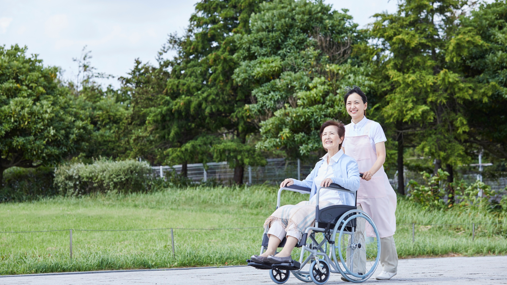 車いすでの外出サポート